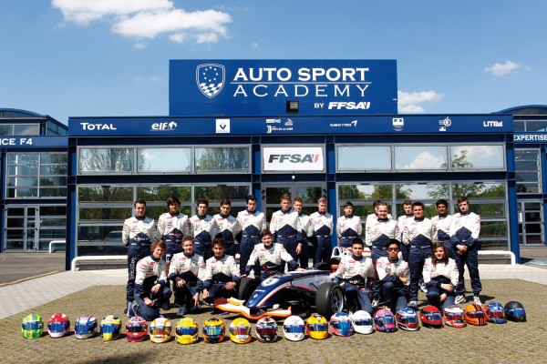 école de la FFSA formation des jeunes pilotes