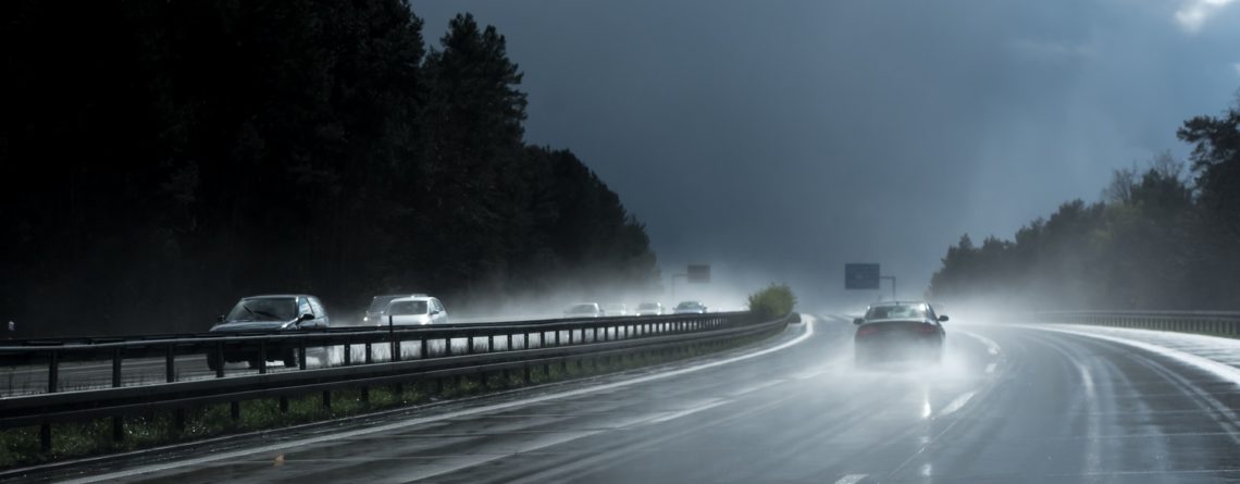 Les techniques de pilotage pour conduire sous la pluie