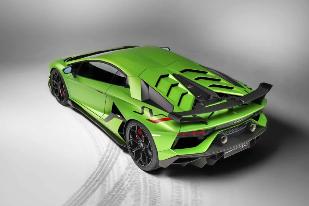 lamborghini-aventador-SVJ