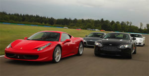 voitutre-de-sport-sur-circuit