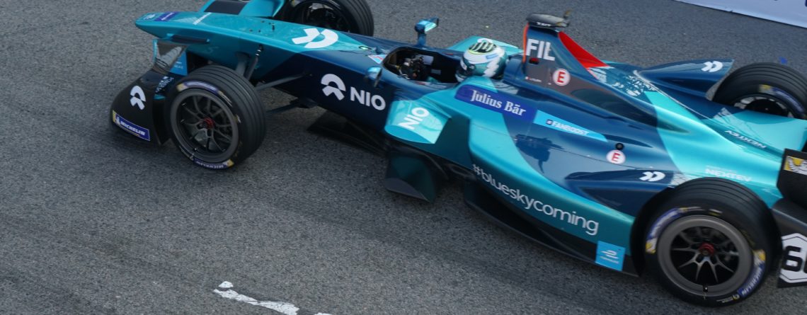 monoplace bleue du championnat de Formule E