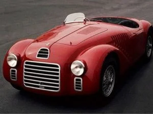 Première Ferrari : Histoire et performance de ce modèle mythique