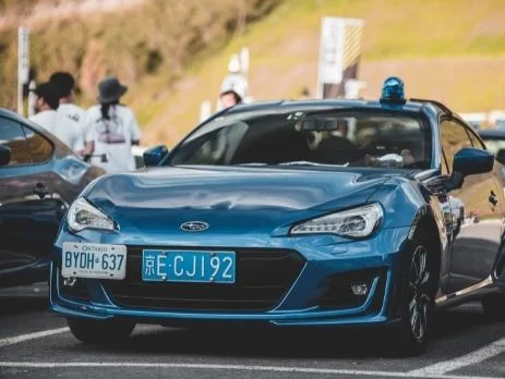 Voiture sportive de police article par CD-Sport