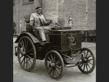 Première voiture de l'histoire, article par CD-Sport