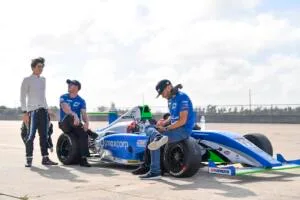 F4