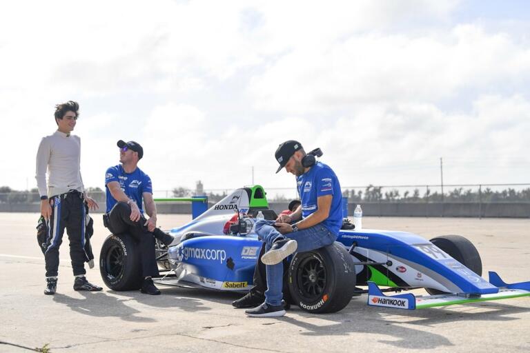 F4
