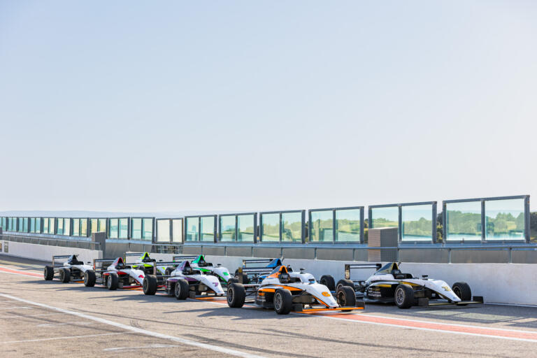 Stage de pilotage en Formule 4 bandeau