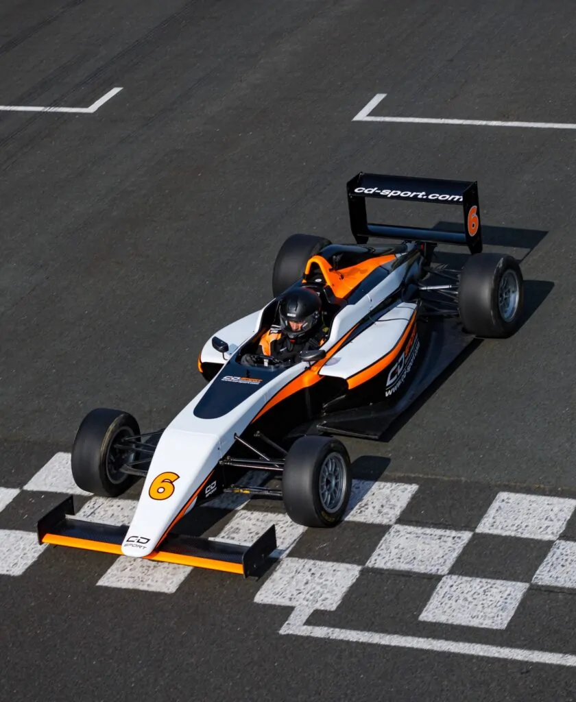 Formule 4 Tatuus T-014 de l’école de pilotage CD Sport