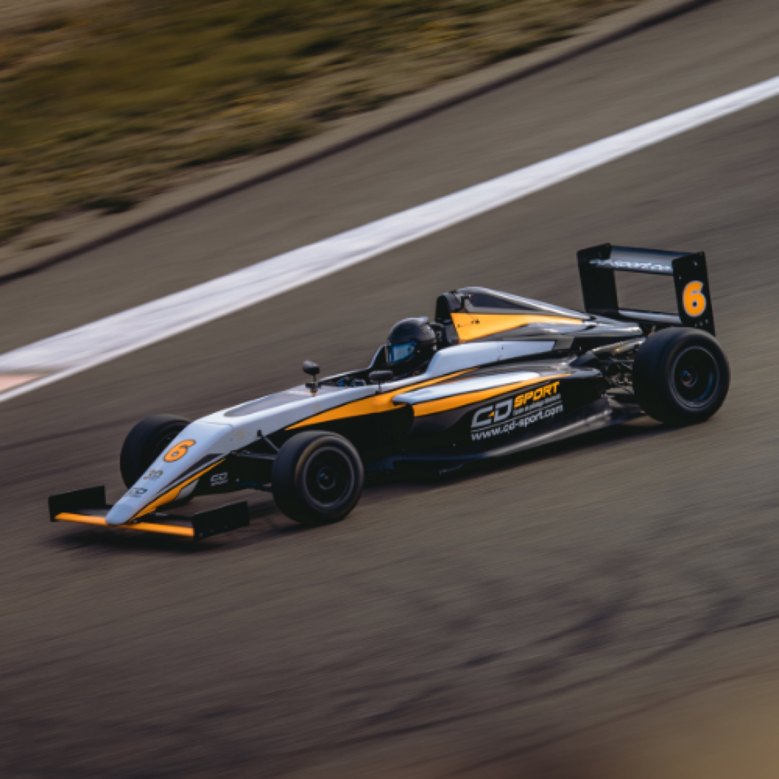 Séance de coaching pilotage CD Sport sur circuit (1/6)