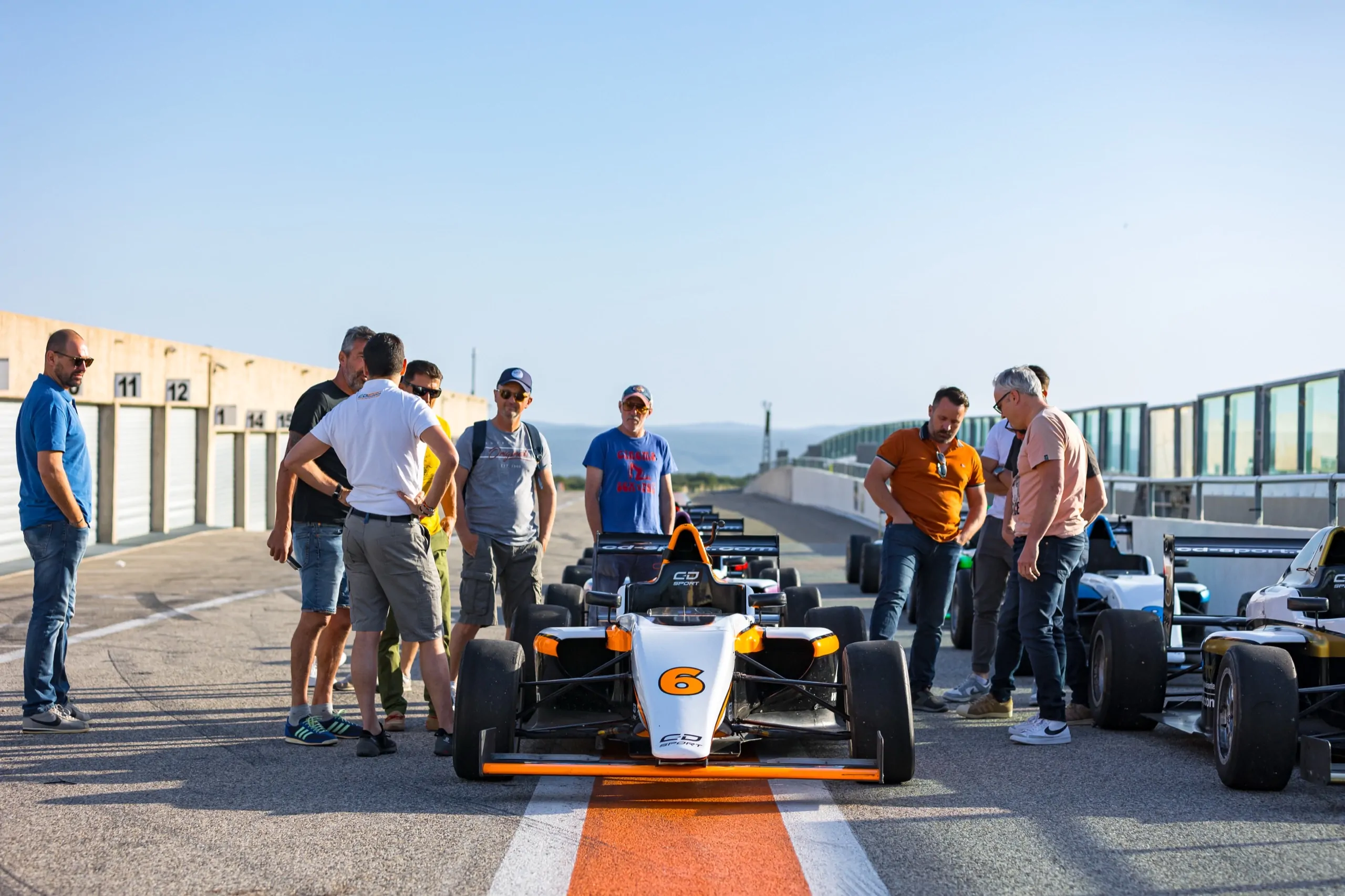 Organisation clés en main d’une journée d’entreprise sur circuit